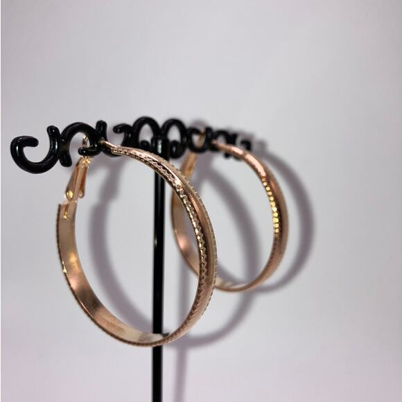 Textured Edges Gold-Tone Hinged Large Hoop 1.5" Earrings! - Picture 2 of 7